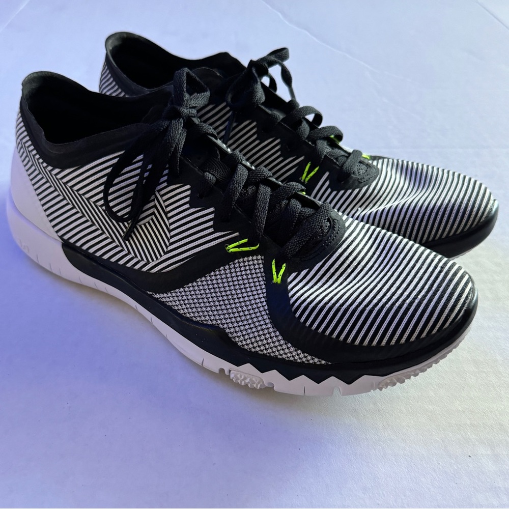 Nike Free 3.0 Men’s Training Sneaker Black White Stripe Men’s 8